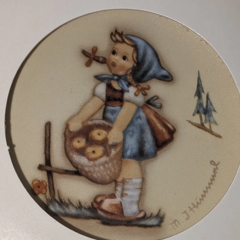 Goebel Hummel Little Helper Miniature Plate Hum 984 14th Edition Germany 3.125in